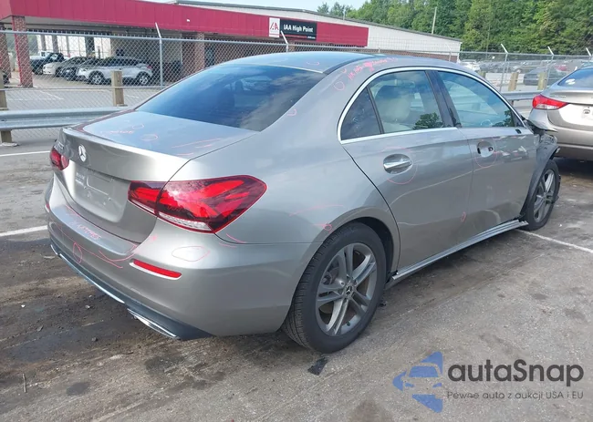 W1K3G4EB3LJ205021: 42837674