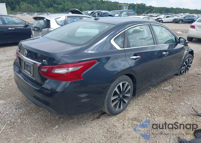 1N4AL3AP9JC124377: 42839335