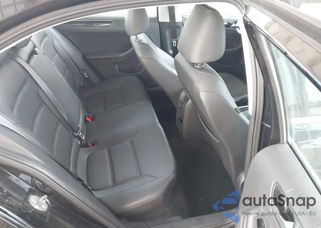 3VWL17AJ4HM299878: 42841108