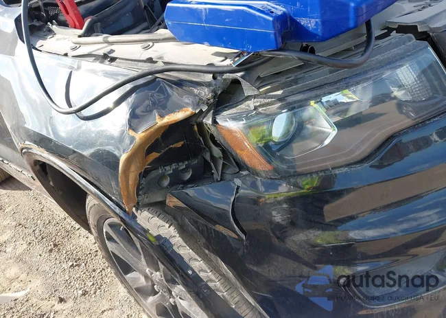 1C4RJFAG4JC272845: 42841408