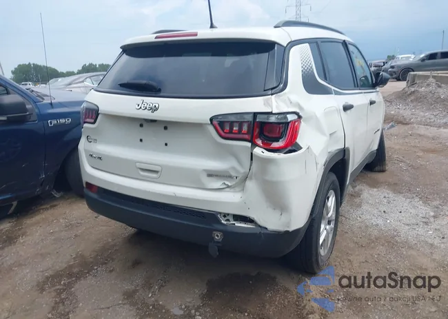 3C4NJDAB5JT180039: 42840471