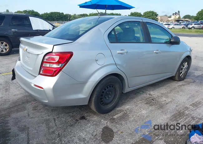 1G1JB5S87H4175504: 42840558