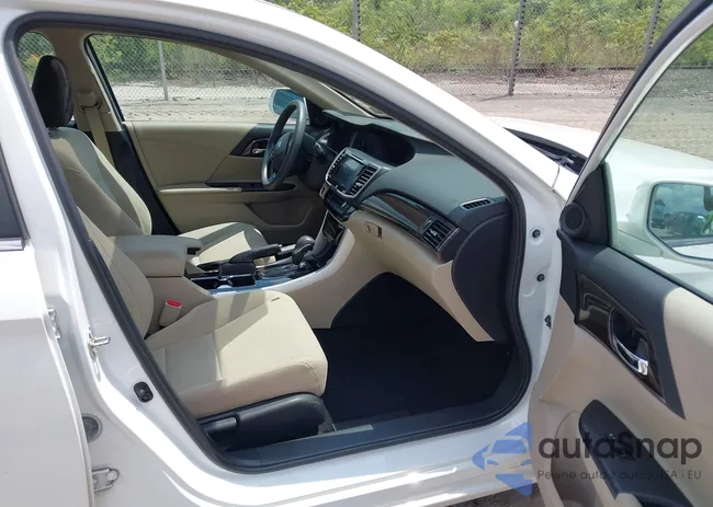 1HGCR2F75GA119557: 42840734