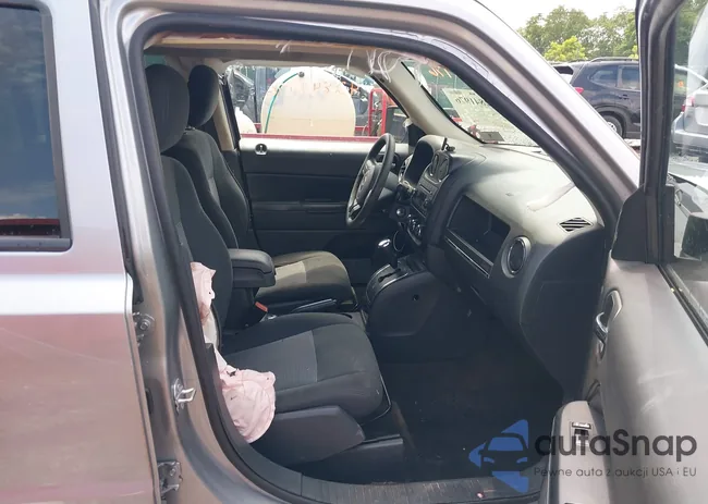 1C4NJRBB1GD798288: 42841976