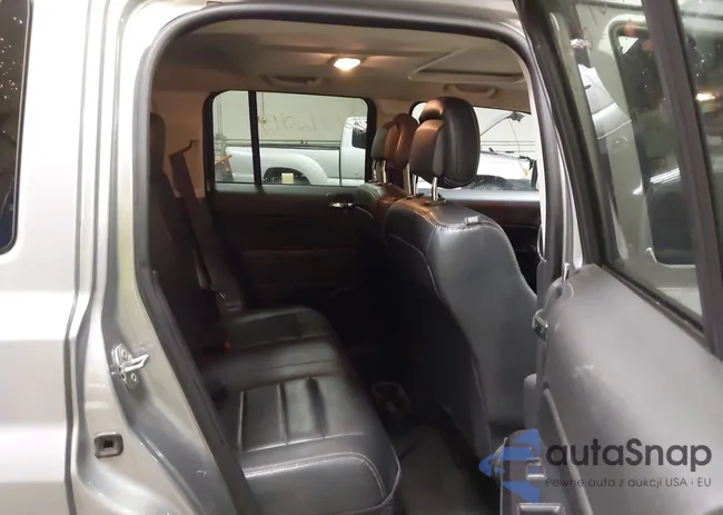 1C4NJRFBXGD737676: 42842042