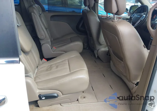 2C4RC1CG2FR539750: 42842135