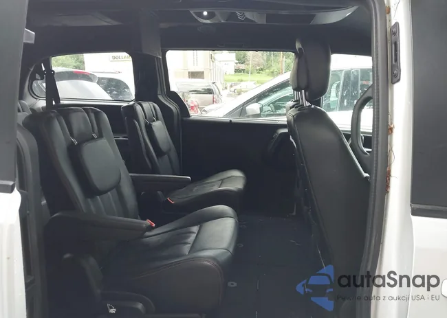 2C4RDGEG3KR670743: 42842177