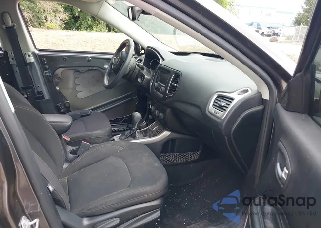 3C4NJCAB5JT124631: 42842644