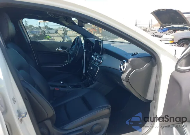 WDCTG4EB3GJ233461: 42842840