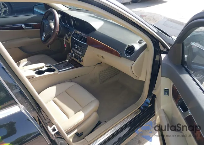 WDDGF8AB6DR250572: 42845873