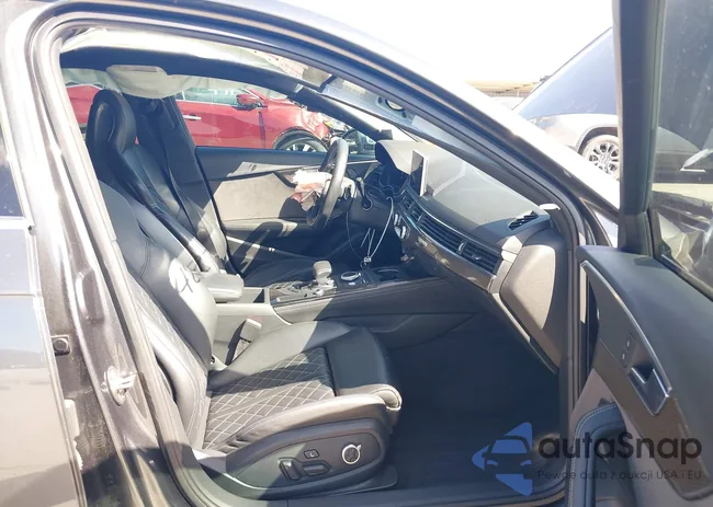 WAUB4AF40JA121164: 42846027