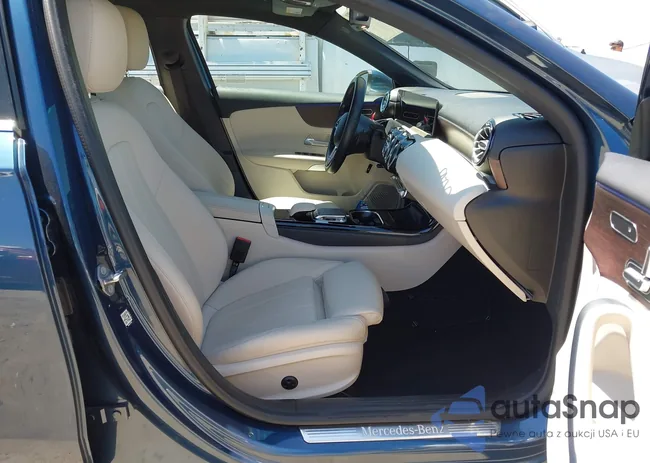 WDD3G4EB6KW028966: 42847233