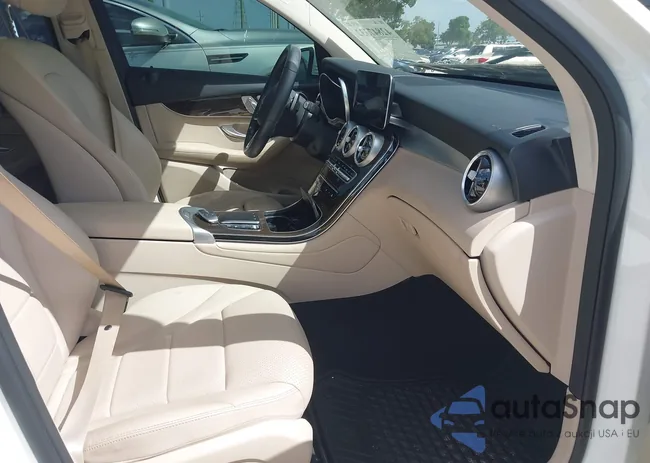 W1N0G8DB9NV332558: 42847332