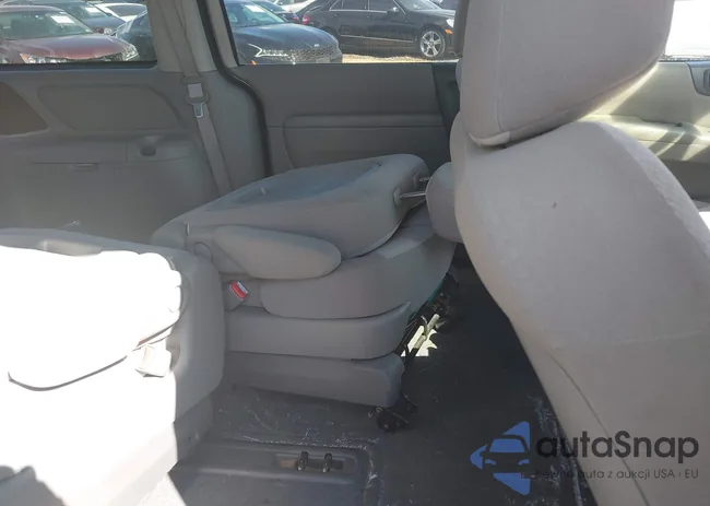 KNDMG4C70C6432327: 42847485