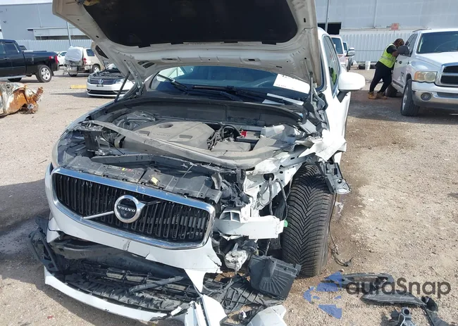 LYV102RK8JB074467: 42847615