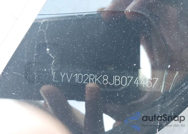 LYV102RK8JB074467: 42847615