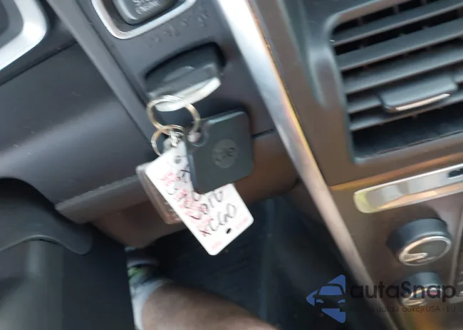 YV4902RC7F2613999: 42847656