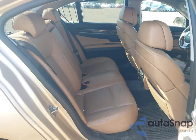 WBAKA8C53CDS99778: 42847664