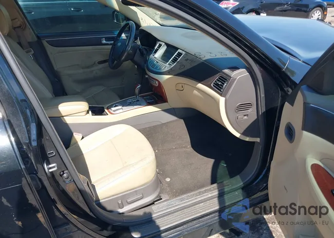 KMHGC4DD9CU207294: 42848913