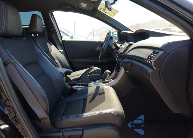 1HGCR2F59HA281689: 42849060