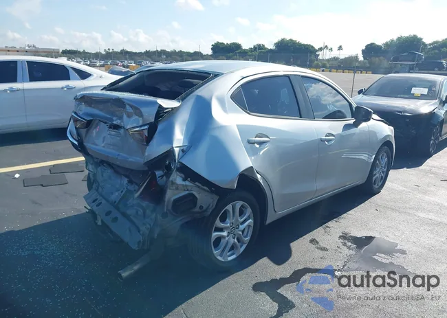 3MYDLBYV7JY333597: 42849127