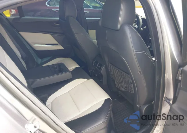 SAJAF4BV6HA947652: 42850012