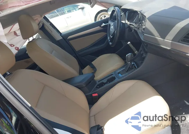 3VWC57BU9KM121503: 42851353