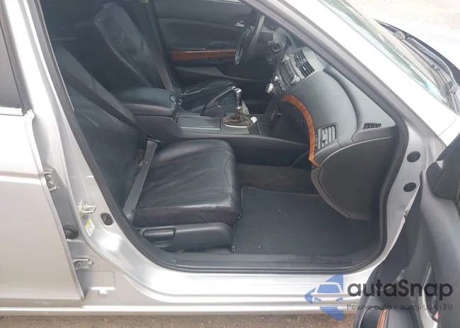 1HGCP2E7XBA151016: 42850494