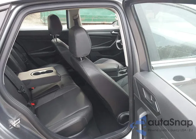 3VWC57BU0KM225958: 42850782