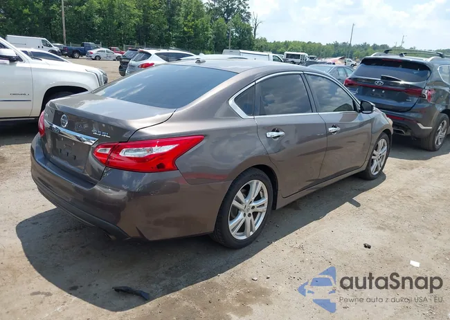 1N4BL3APXGC109951: 42851642