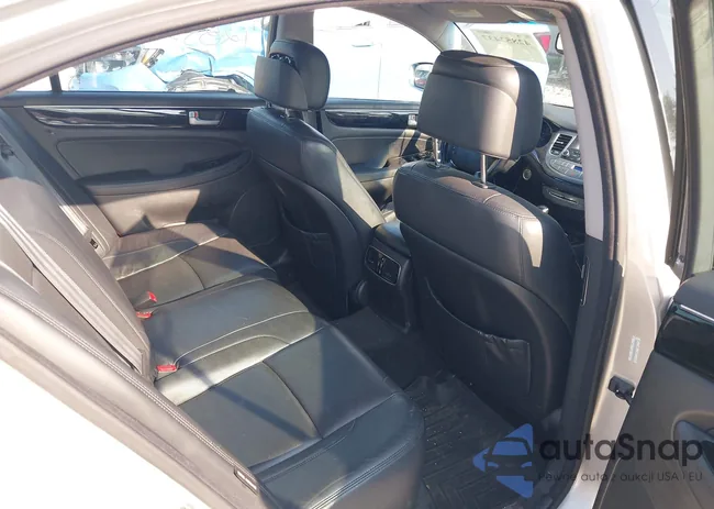 KMHGC4DD2DU221099: 42852437