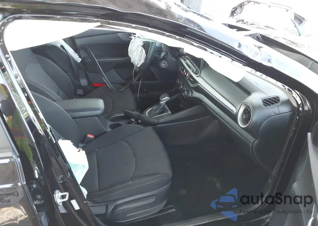 3KPF24AD1ME274138: 42852664