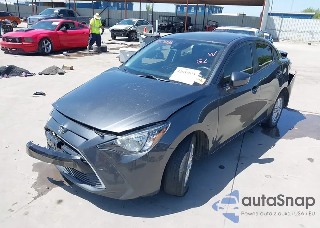 3MYDLBZV3GY111193: 42853833