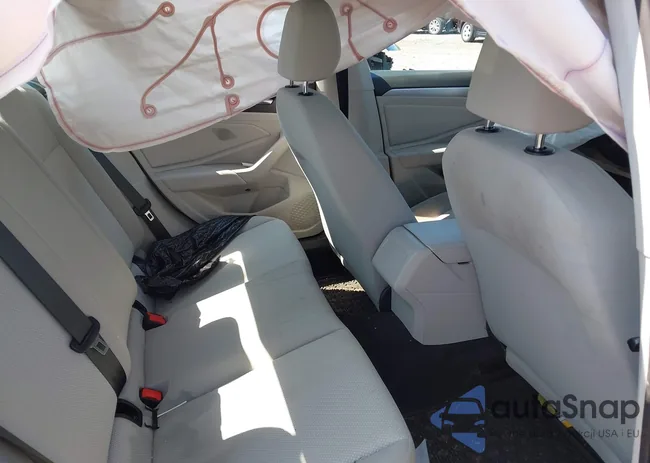 3VWC57BUXKM188689: 42853952