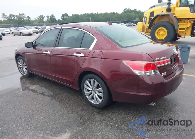 1HGCP3F83CA034585: 42854335