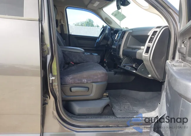 3C6UR5CL4EG165022: 42853486