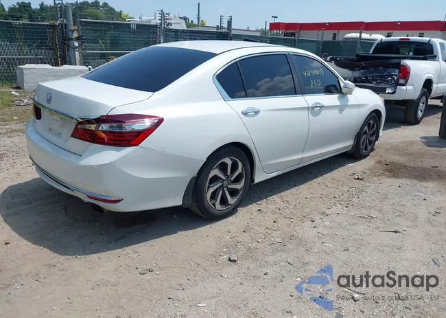 1HGCR2F71HA044681: 42853643