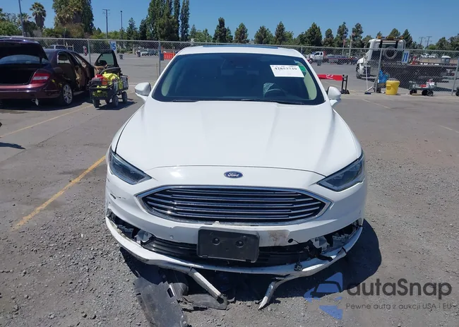 3FA6P0HD9JR233217: 42853739