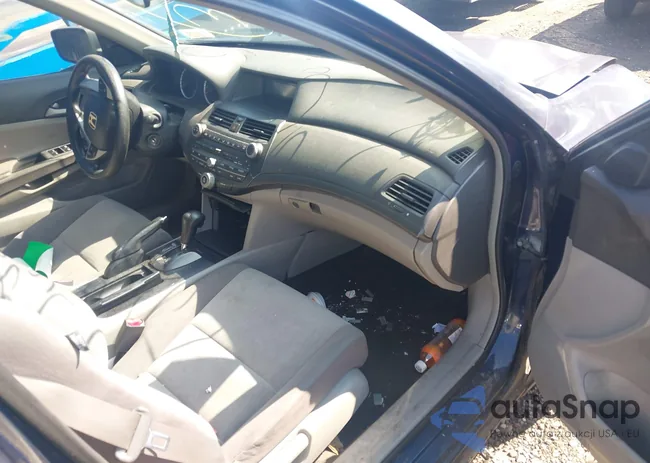 1HGCP26438A135818: 42854877