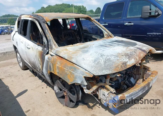 1C4NJDEB4GD724751: 42855483