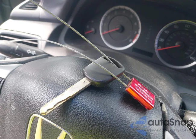 1HGCP2F86AA076241: 42856823