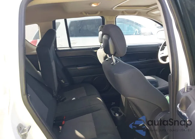 1C4NJCEB0CD610525: 42857016