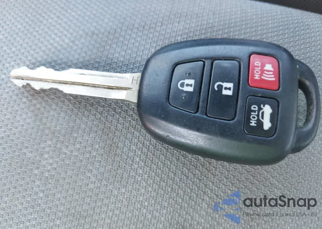 2T1BURHE6HC850802: 42857279