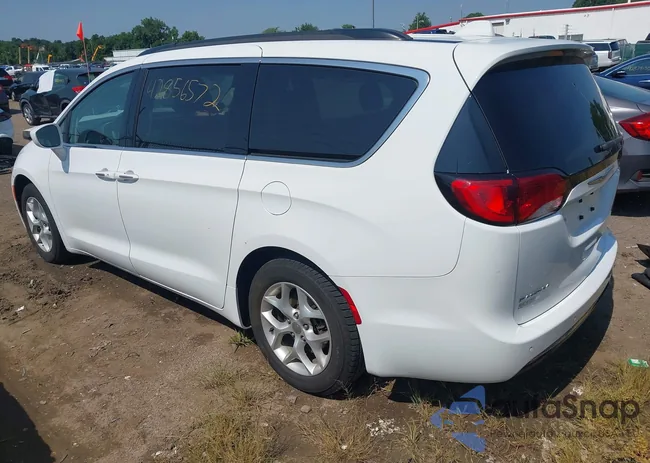 2C4RC1FG3JR125915: 42856572