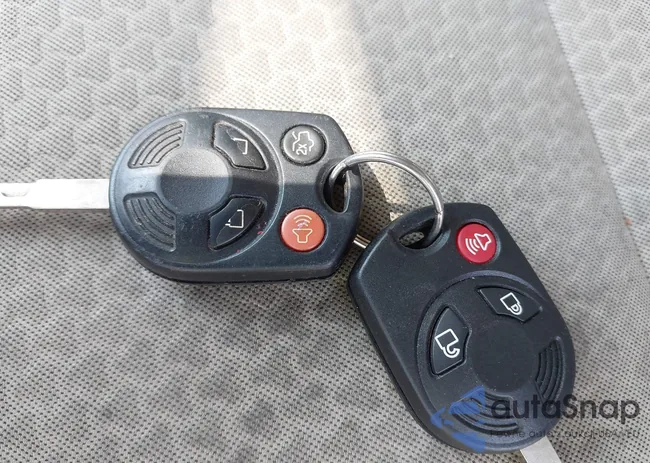 1FMCU0GD6HUD66751: 42859145