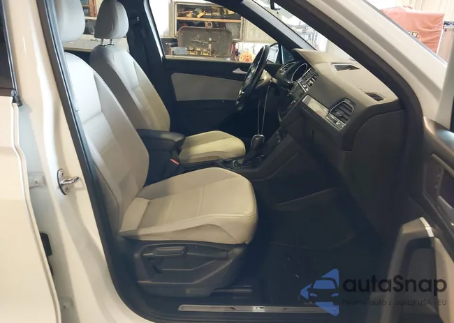 3VV2B7AX9LM162820: 42859239