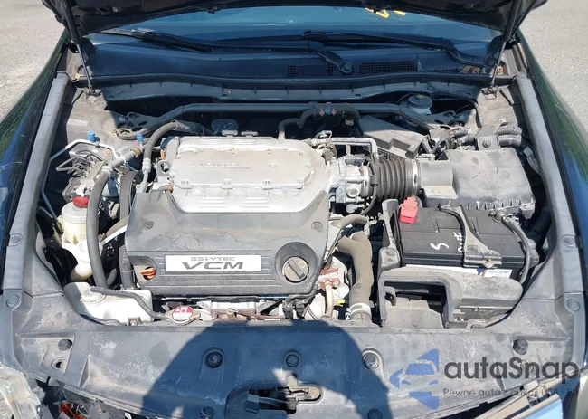 1HGCP3F83BA024749: 42858813