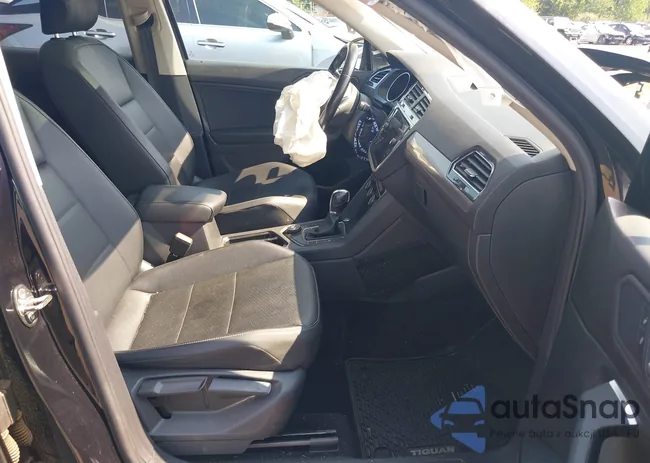 3VV2B7AX7KM070779: 42859899