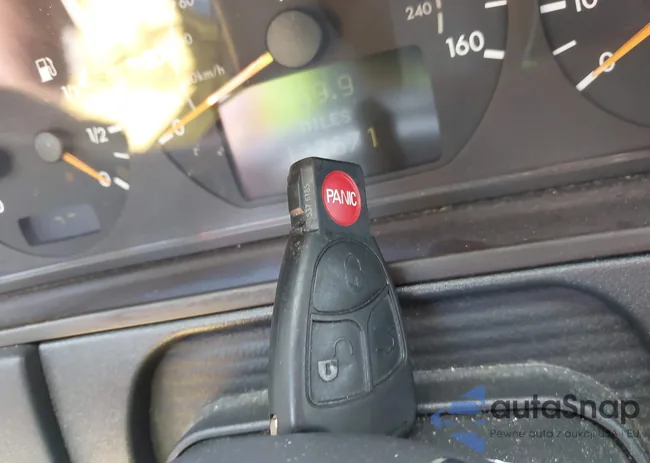 WDBJF65J0YB115591: 42859932