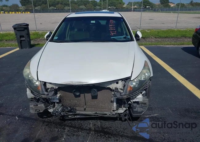 1HGCP3F81CA031197: 42859700